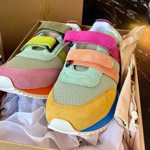 Charlotte Stone Conway Sneakers - Size 7